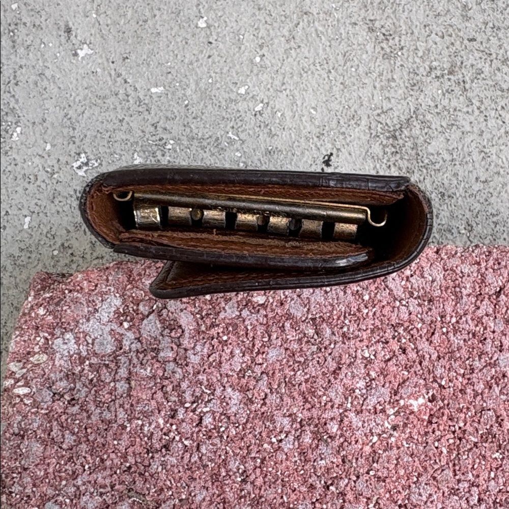 Vintage Louis Vuitton monogram key holder - Picture 6 of 11
